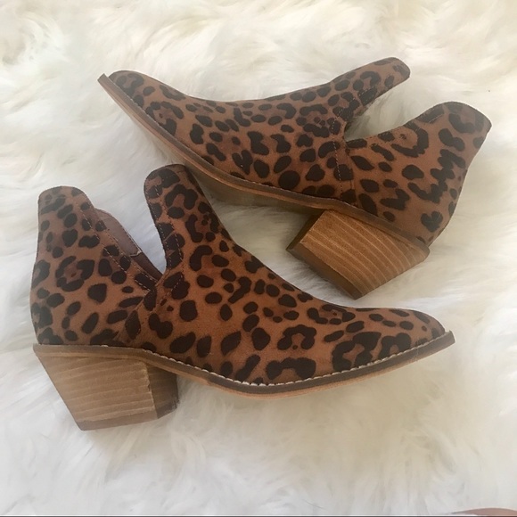 LAST 2 WILL NOT restock!! Leopard Block Heel Boot - Picture 3 of 8